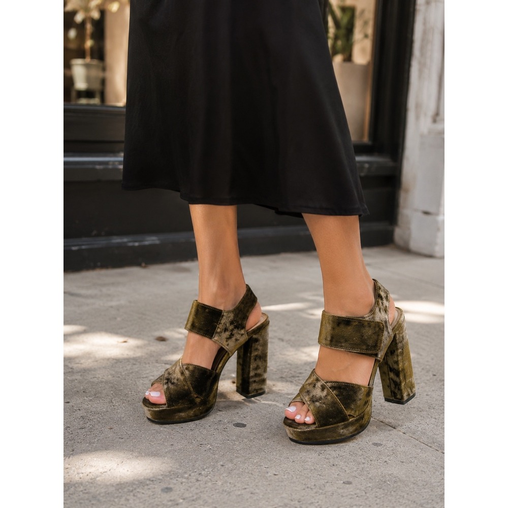 Cabi Sandals Women's Size‎ 10 Olive Green Good Crushed Velvet Platform